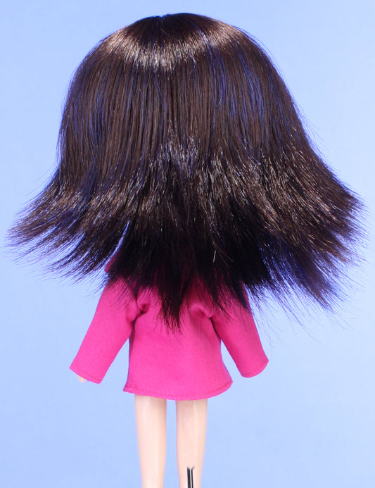 中くらいのカシュアルなスタイル、外にブローログした人形のウィッグ B-124、背中とサイドにスライスされたレイヤーを見せる