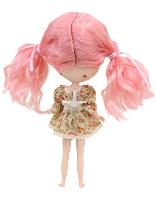 ミディアムドールウィッグ B-184 手で選ばれ、カスタムデザインされた、まったく可愛らしいウィッグであなたのドールの美的センスを高める