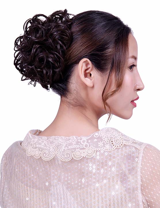 女性 W-8425 の可愛いシニョンフラフィーカーリーフラワールックバンズヘアスタイル チャコールゴールデンオーバン混合 合成繊維