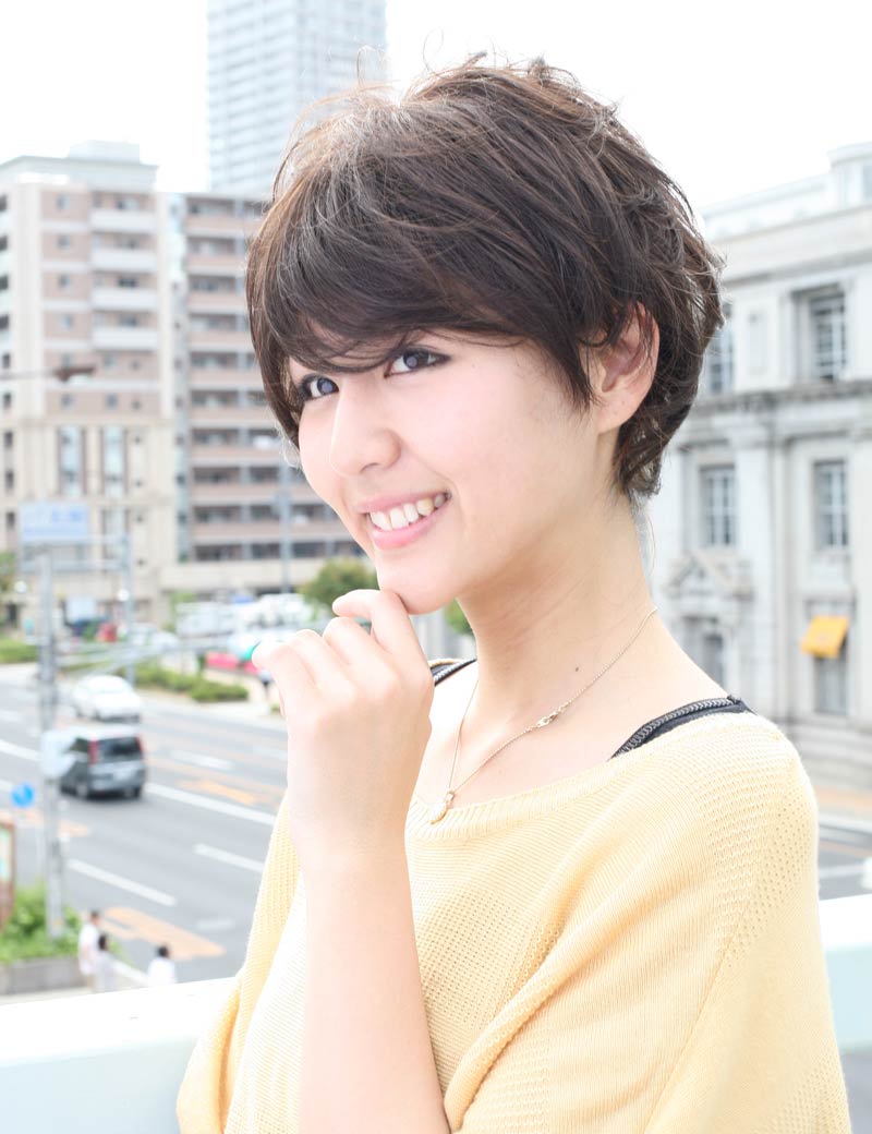 Age 30-40 若者の短い HHB-037 ナチュラルエッセンス ヒューマンヘアブレンド 4x4 クロージャー ベビーヘア付き