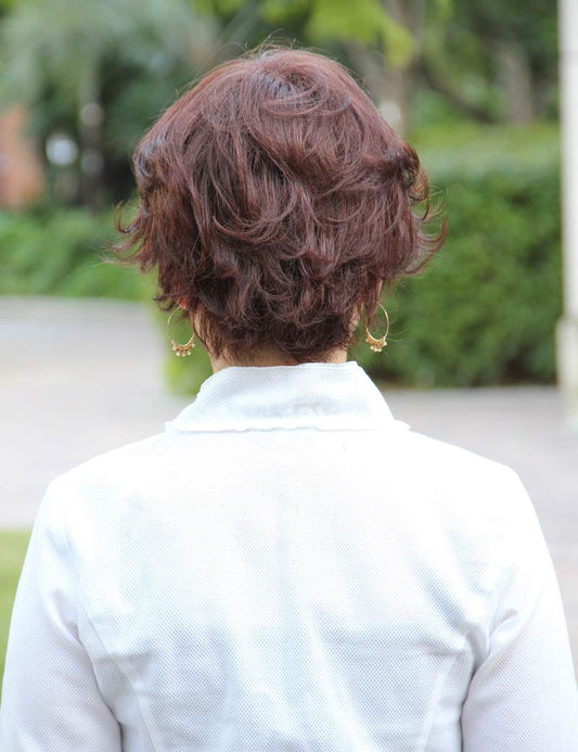 人毛と耐熱ファイバーのミックス☆毛先を遊ばせたショートスタイルです ウィッグネット付きHHB-029