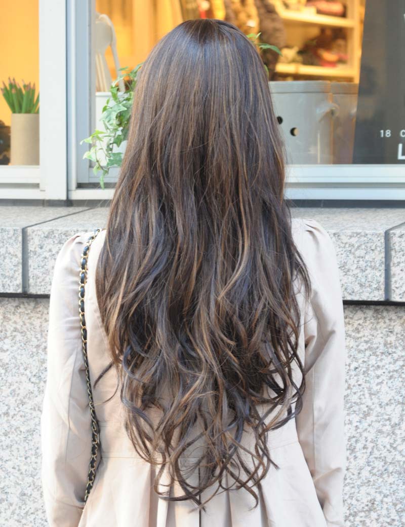 耐熱商品 ロングウィッグ ナチュラルウェーブで女の子らしいスタイルに 74cmで超ロング! ウィッグネット付き W-519