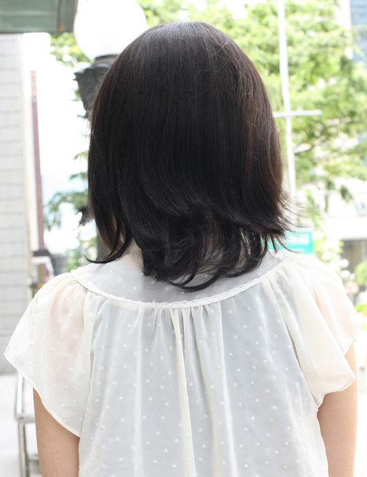 HH-140、人毛100%。ストレート毛先が少しカールしたミディアムスタイルウィッグとさらさら定番スタイル。