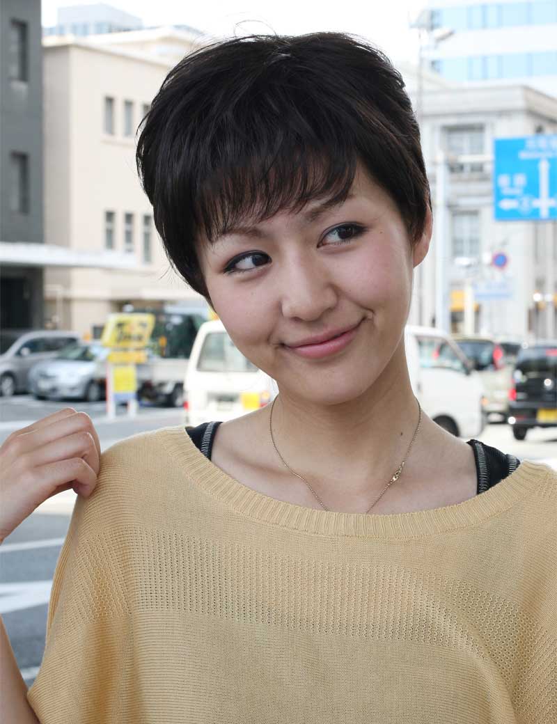 Age 30-40 若者の短い HHB-045 ナチュラルエッセンス ヒューマンヘアブレンド 4x4 クロージャー ベビーヘア付き