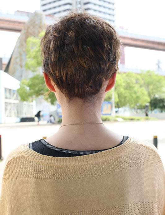 Age 30-40 若者の短い HHB-044 ナチュラルエッセンス ヒューマンヘアブレンド 4x4 クロージャー ベビーヘア付き