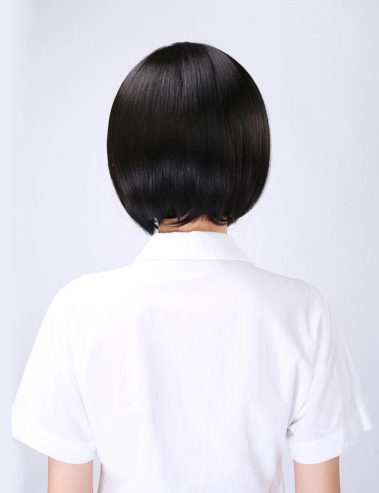 定番スタイルは必須アイテム。ナチュラルなシルエットが美しいショートボブスタイル、ウィッグネット付き W-1017