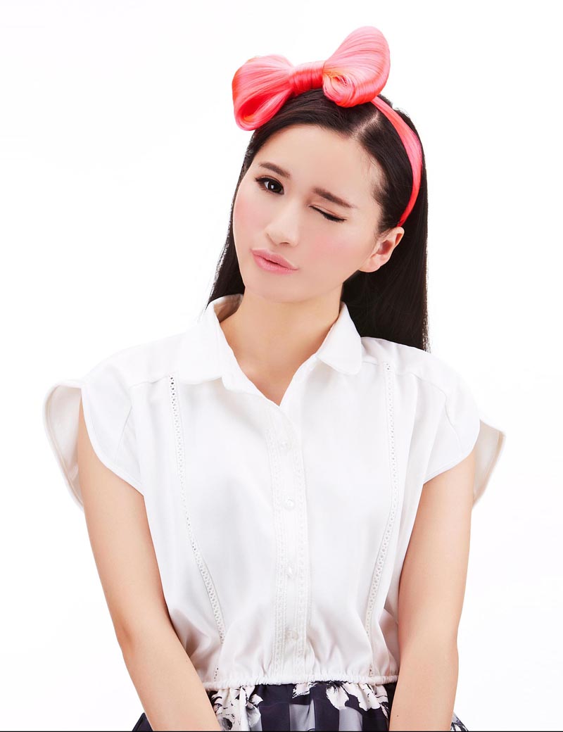 "ヘアアクセサリーガガ風リボンからカチューシャタイプが登場 付け外し楽ちん 大きく立体的で可愛い |W-8215 "