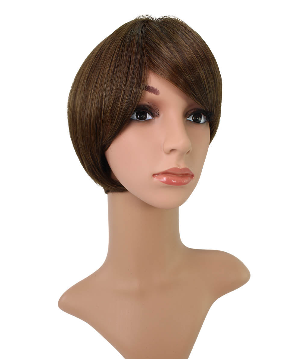 耐熱商品。束間の有る毛流れがおしゃれ、カジュアルになり過ぎない女っぽいショートスタイルです。 ウィッグネット付きW-1009