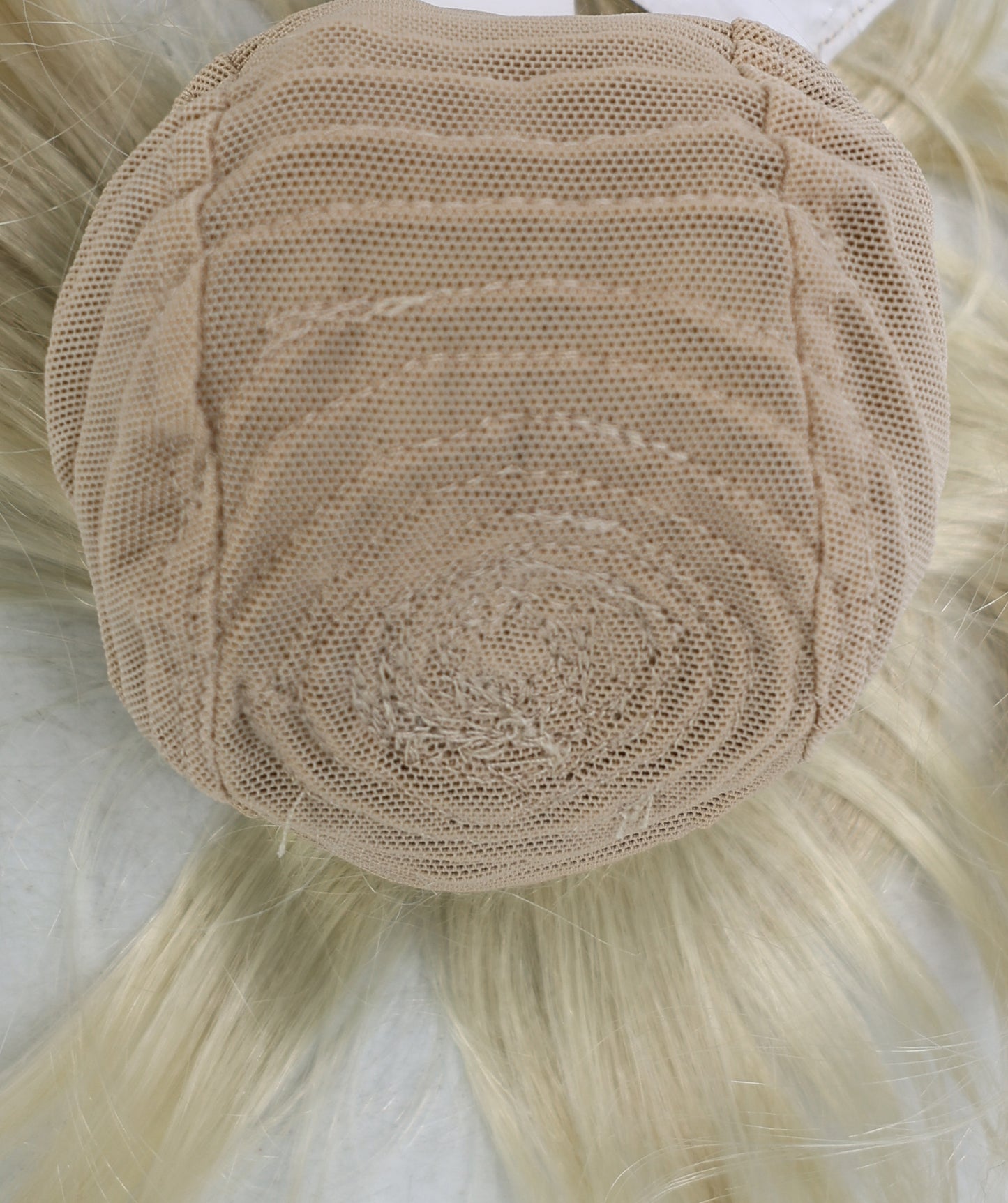 Wigs2you B-233 ブロンドのカーリーショートドールウィッグ - コスプレドール用軽量7インチ合成ヘアピース