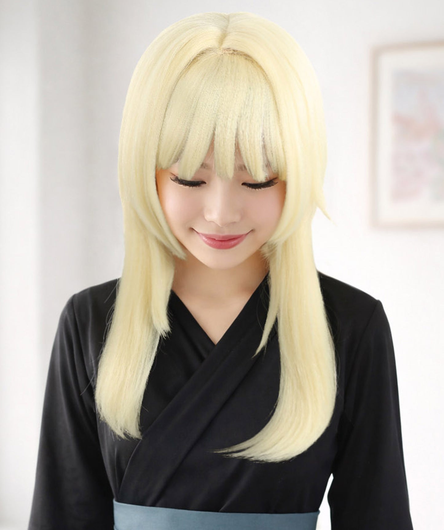 Wigs2you C-127 前髪付きブロンドコスプレウィッグ - コスチュームイベント用19インチ合成ストレートヘア