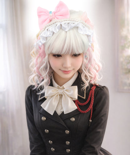 Wigs2you C-128 女性用ショートカーリーロリータウィッグ - 13インチ ホワイト合成ウィッグ、パステルチップ＆スタンダードキャップ付き