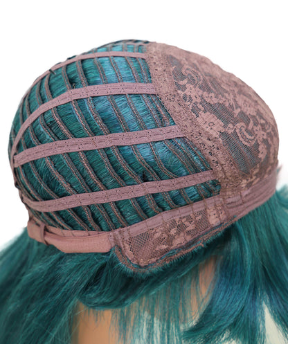 Wigs2you C-150 ダークグリーンの25インチロングウィッグ – 耐熱性に優れた合成毛、キャップレスデザインでコスプレやファッションに最適