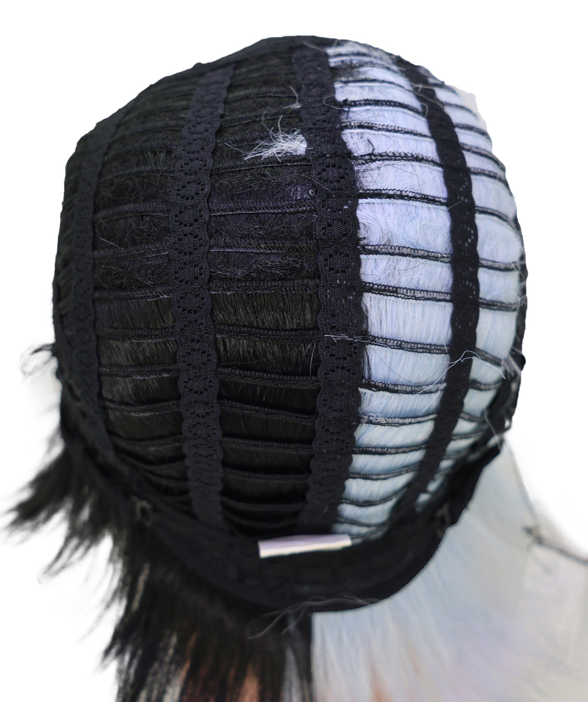 Wigs2you C-228 女性用コスプレウィッグ（13インチ、ブラック＆ペールシルバー）― ショートレイヤー・耐熱性合成毛髪・スタンダードキャップ付き