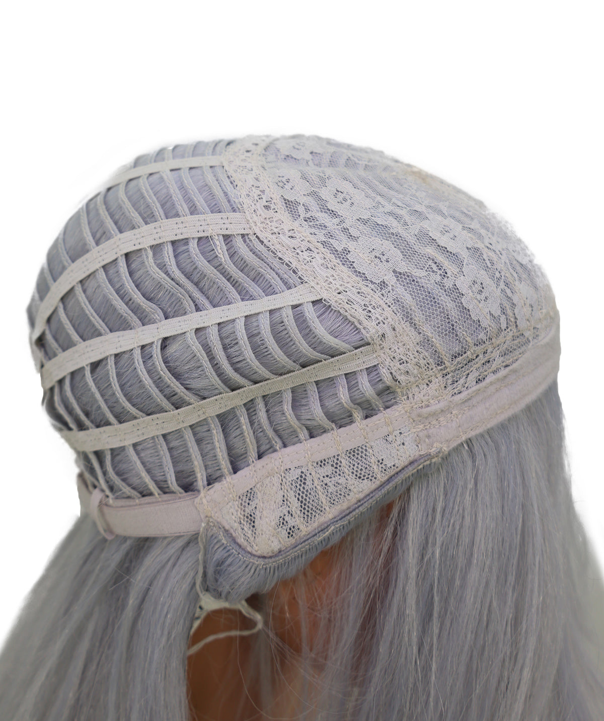 Wigs2you C-234 女性用コスプレウィッグ（シルバーグレー、98cm）― サイドに流した前髪付きロングストレート・アニメ衣装用ウィッグ