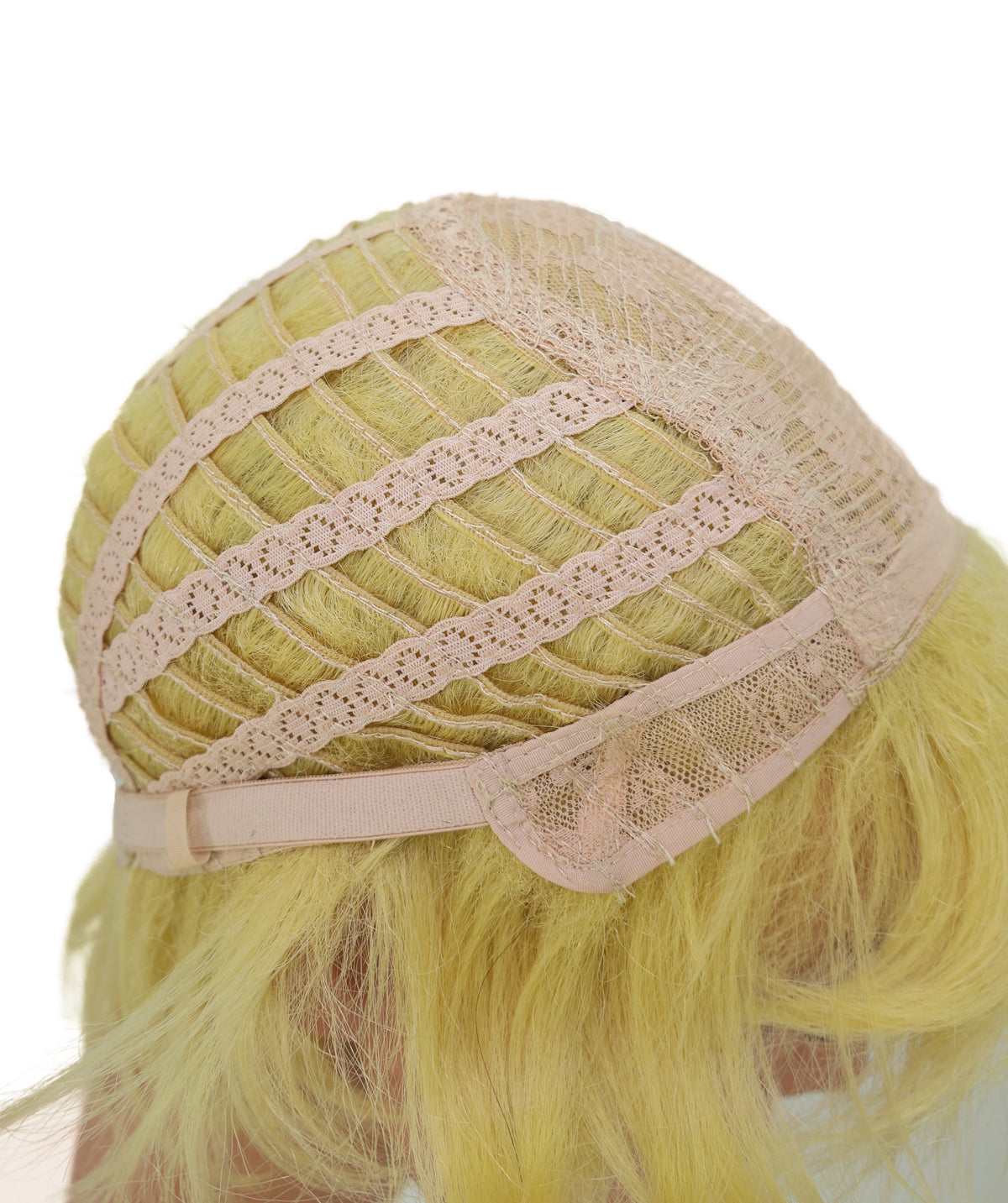 Wigs2you C-236 男性用コスプレウィッグ（10インチ・ゴールデンイエロー）― ショートレイヤー・アニメ風コスチュームウィッグ（サイドに流した前髪付き）