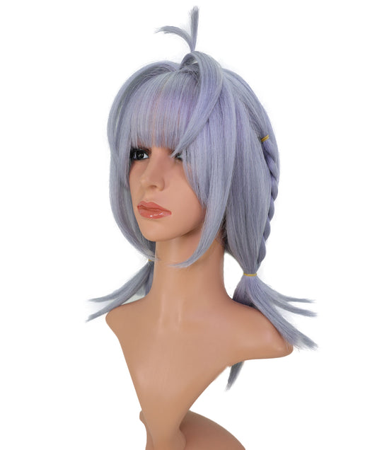 Wigs2you C-239 男性用コスプレウィッグ（20インチ・アッシュグレー）― レイヤー入り・三つ編み付きアニメ風ヘア ― 耐熱仕様・スタンダードキャップ