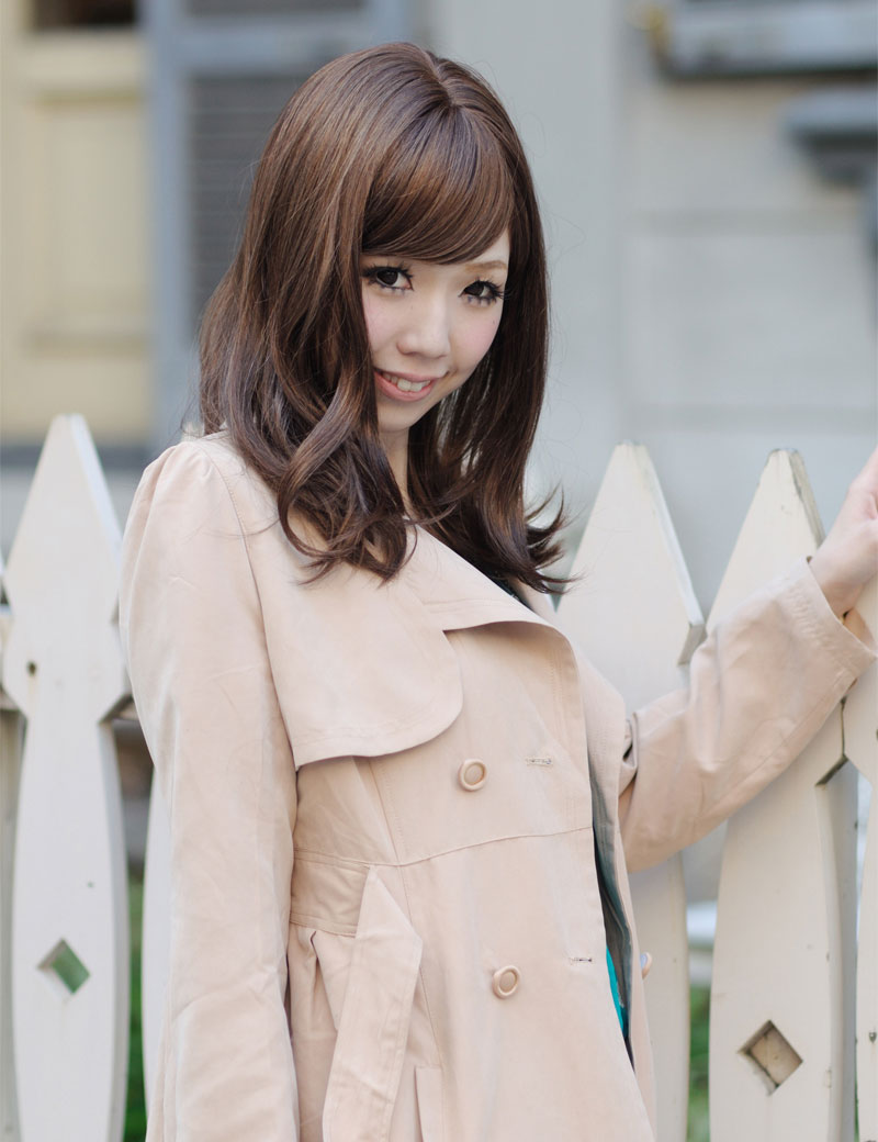 自然な内巻きカールがシルエットを綺麗に魅せます. 小顔効果にも見えます！ ウィッグネット付き W-241