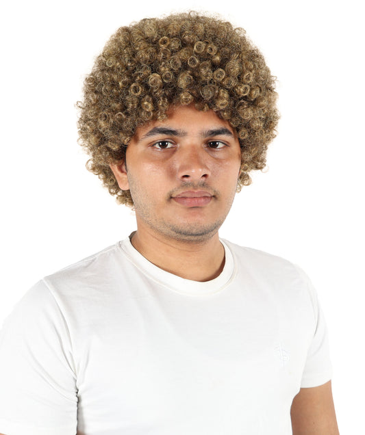 Wigs2you H-7097 大人男性用カーリーアスリートブラウンウィッグ｜ボリュームたっぷりの合成毛ウィッグ、厚みのあるカール｜ステージ、パーティー、ロールプレイに最適な調節可能なフィット感