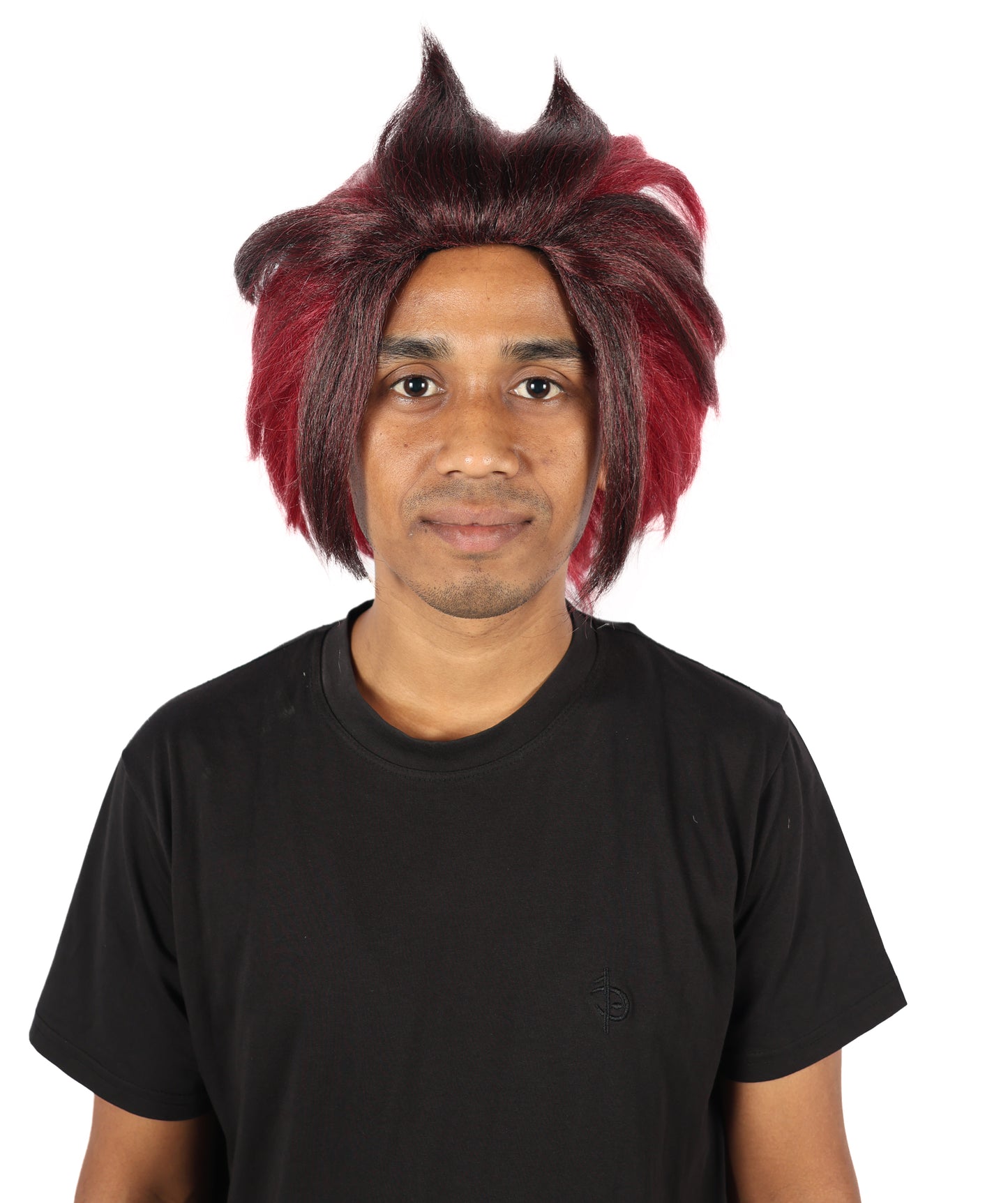 Wigs2you H-7111 大人男性用ショートレイヤードバーガンディコスプレウィッグ（赤い模様とイヤリング付き）｜アニメ風ヘアスタイル、キャップとボーナスステッカー付き