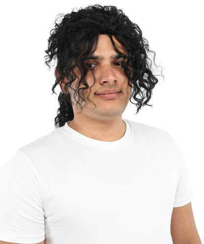 Wigs2you H-7122 大人男性用 ブラック ポップスター ミディアム カール ウィッグ - 自然な質感の合成毛 | コスプレ、ステージパフォーマンス、レトロテーマパーティーでよく使用されます