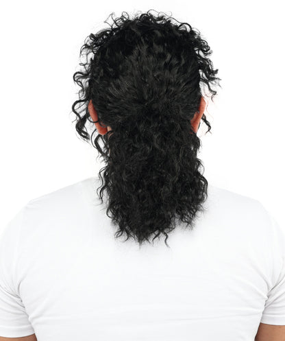 Wigs2you H-7122 大人男性用 ブラック ポップスター ミディアム カール ウィッグ - 自然な質感の合成毛 | コスプレ、ステージパフォーマンス、レトロテーマパーティーでよく使用されます