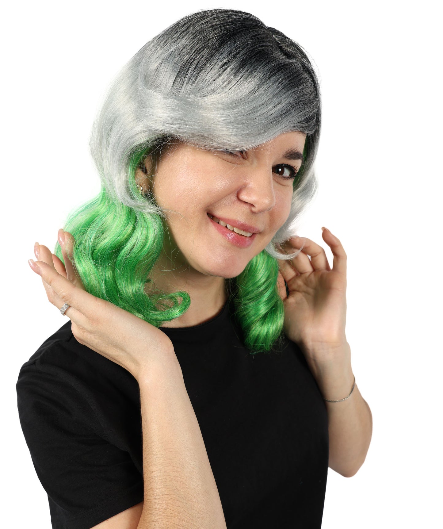 Wigs2you H-7159 大人女性用 オンブルグレー＆グリーン ショートウェーブボブウィッグ（前髪付き）｜合成繊維ファッションウィッグ｜普段使い、コスプレ、コスチューム用