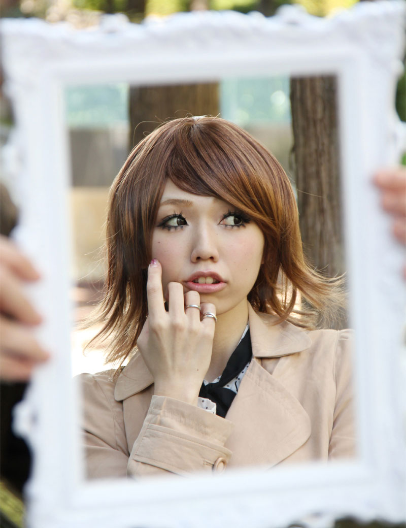 女性用 ショートヘアのフルウィッグ二つに分けた日本製繊維を使用した
