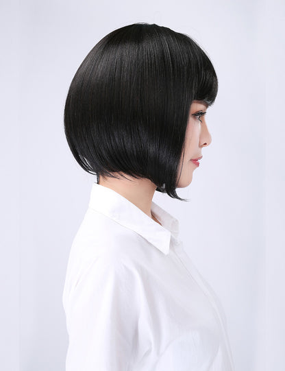 定番スタイルは必須アイテム。ナチュラルなシルエットが美しいショートボブスタイル、ウィッグネット付き W-1017