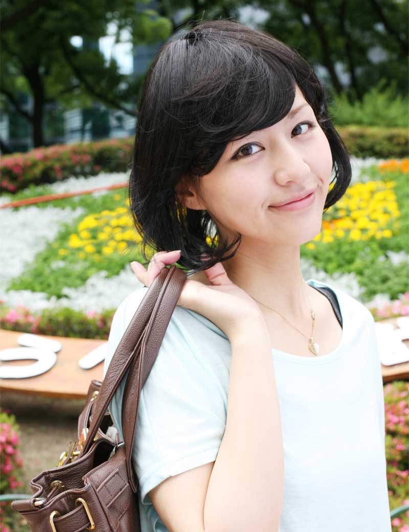 女性用 ショートストレートフルウィッグ日本製ファイバー使用 耐熱フルウィッグ