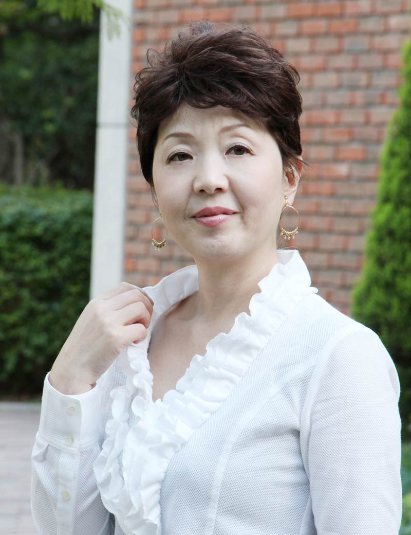 人毛と耐熱ファイバーのミックス☆セレブリティーショートウィッグです！ ウィッグネット付きHHB-016