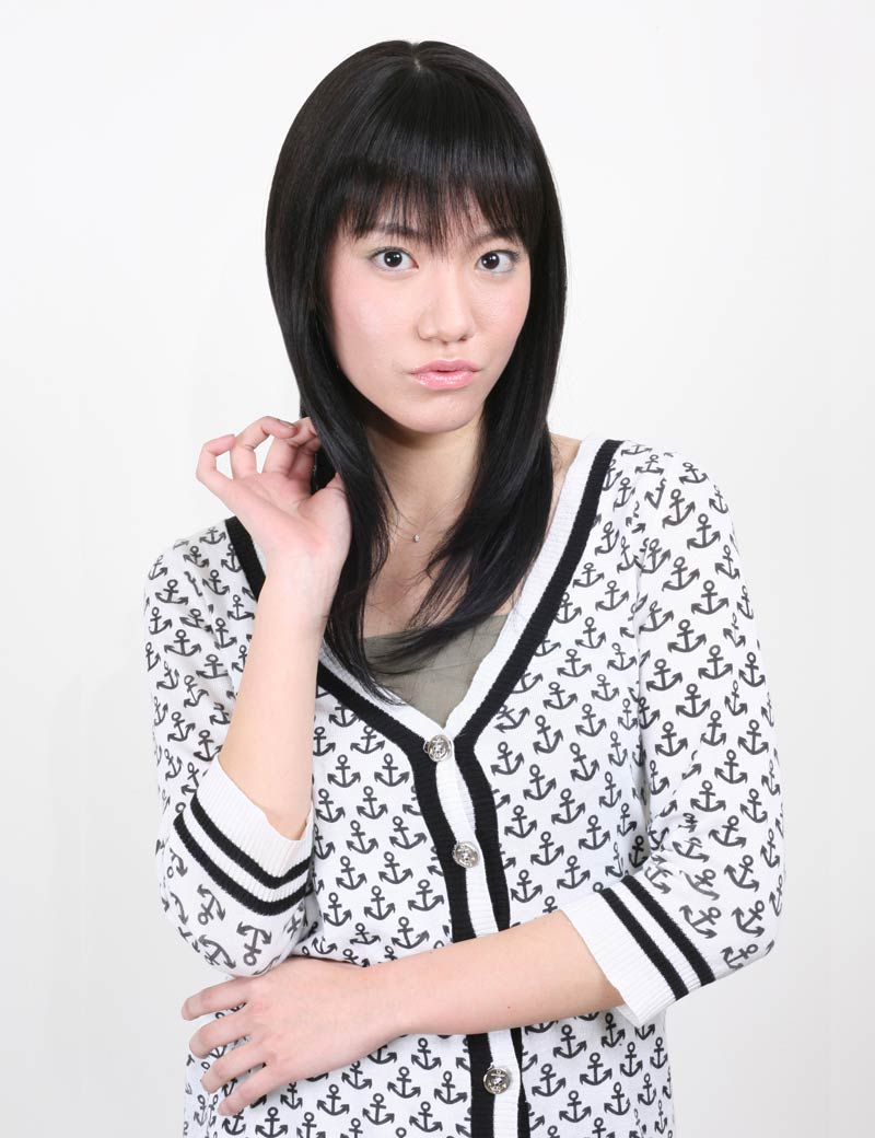 定番の人気商品です！ストレートロングスタイル  ウィッグ1つで簡単にサラサラヘアーに！ ウィッグネット付き W-407