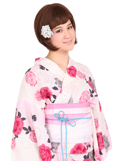 " 耐熱商品☆サイドの毛が前下がりになったショートヘア！斜めに流した前髪で更に小顔効果期待です♪ ウィッグネット付き♪ W-589 "