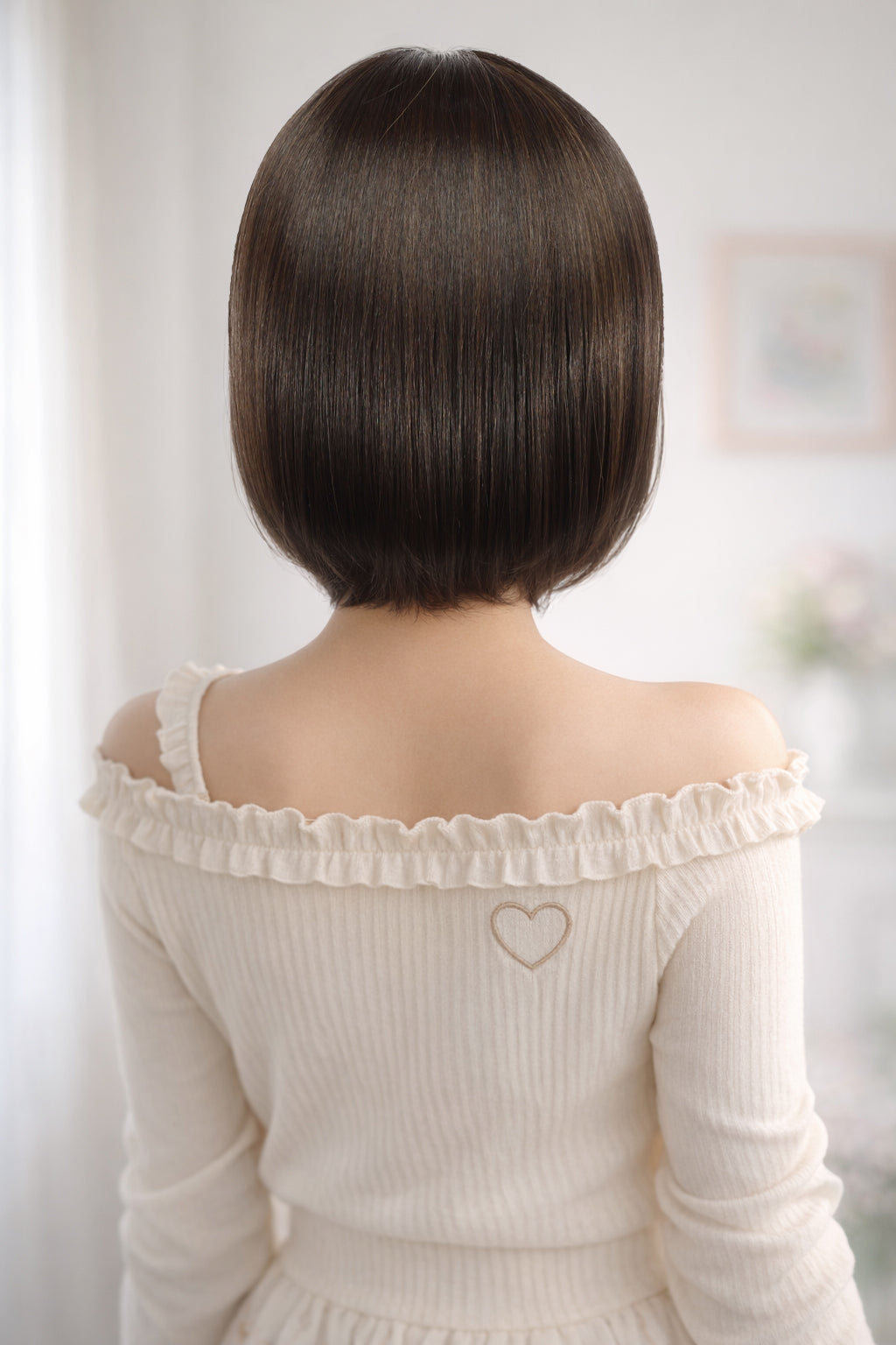 Wigs2you W-1011 耐熱商 の毛が前下がりになったスタイル、大人っぽい洗練されたボブスタイルです、ウィッグネット付き