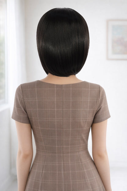 Wigs2you W-1017 定番スタイルは必須アイテム。ナチュラルなシルエットが美しいショートボブスタイル、ウィッグネット付き