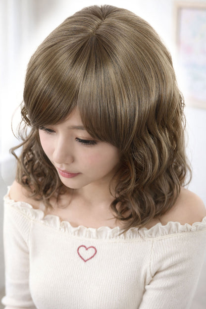 Wigs2you W-1023 自然で程よいボリュームのなみなみカールミディアムウィッグ | どんなスタイルにあわせてもオシャレ度アップ | ウィッグネット付き