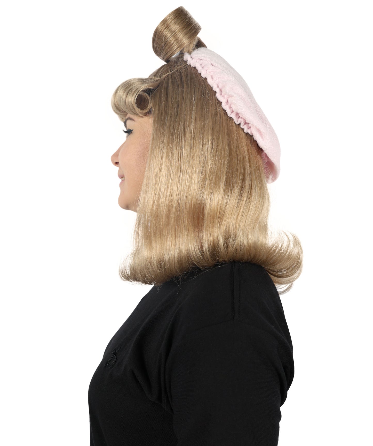 Wigs2you H-6889 大人女性用 スペイン歌手風 キュートなミディアムブロンドウィッグ 耳とリボン付き | ハロウィン・コスプレウィッグ | 難燃性合成繊維