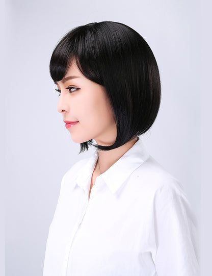 定番スタイルは必須アイテム。ナチュラルなシルエットが美しいショートボブスタイル、ウィッグネット付き W-1017