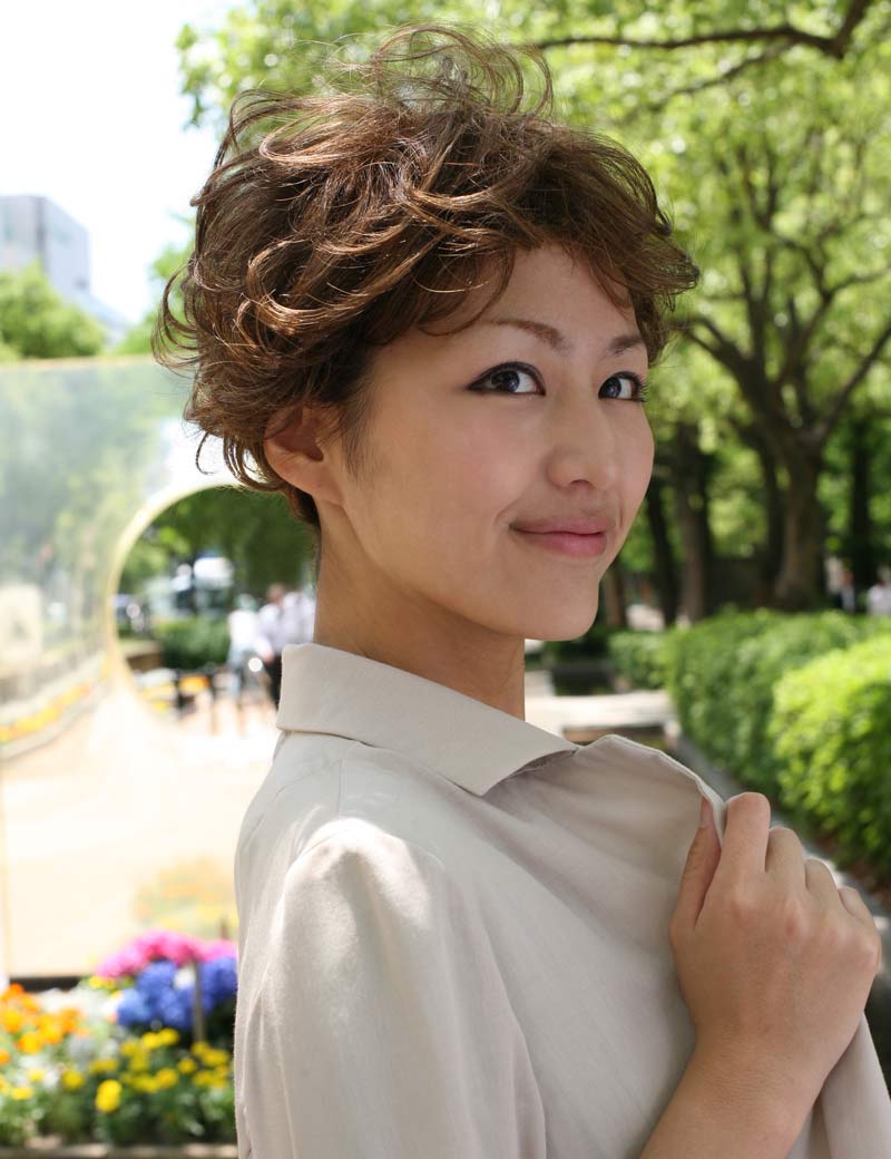 人毛と耐熱ファイバーのミックス, きつめのカールでアレンジいらず！ ウィッグネット付きHHB-043