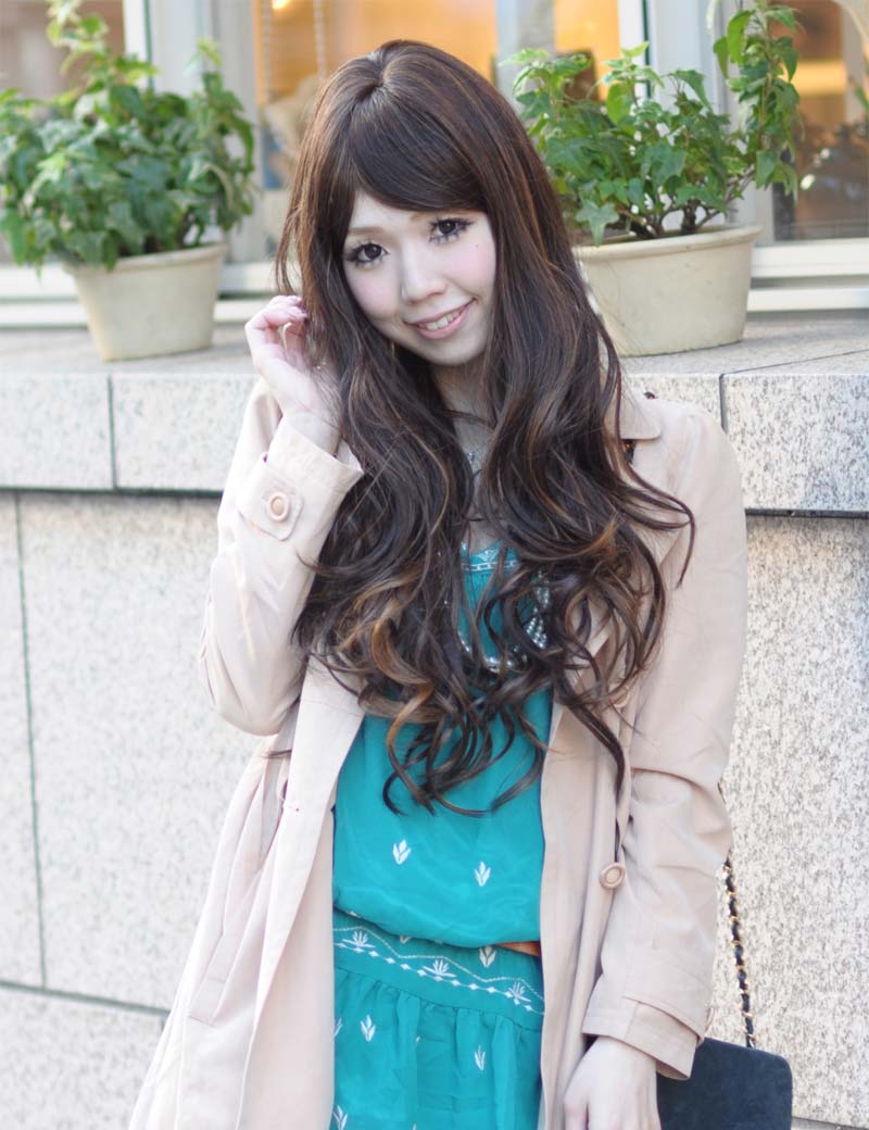 耐熱商品 ロングウィッグ ナチュラルウェーブで女の子らしいスタイルに 74cmで超ロング！ ウィッグネット付き W-519