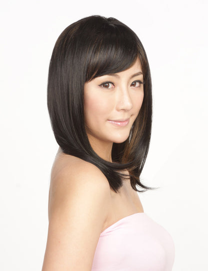 自然な内巻きカールがシルエットを綺麗に魅せます. 小顔効果にも見えます！ ウィッグネット付き W-241